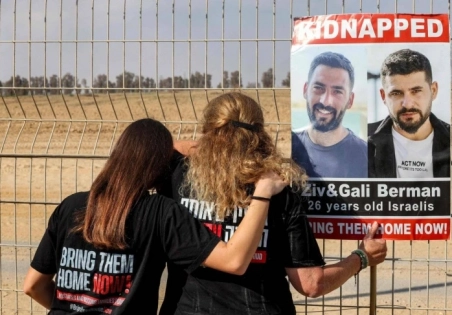 مسؤول أمني إسرائيلي سابق: كان يمكن إعادة عشرات الأسرى أحياء ونتنياهو فشل في إدارة الحرب