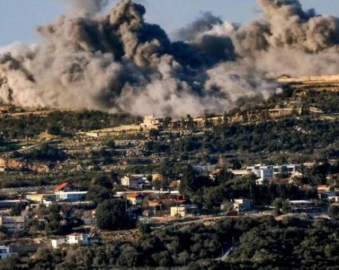 تصعيد إسرائيلي جنوب لبنان.. تفجير مدرسة ومنازل وقصف مدفعي يطال بلدات الجنوب
