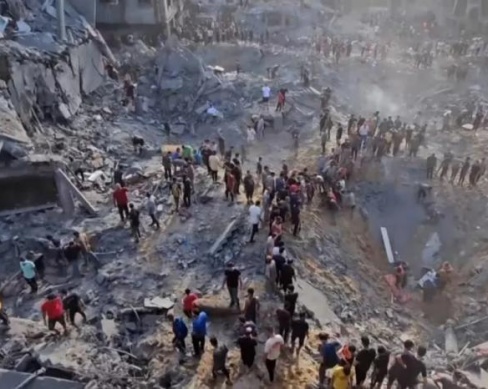 "هآرتس": جيش الاحتلال قدّر استشهاد 300 فلسطيني في مجزرة جباليا.. وهاليفي صادق على القصف