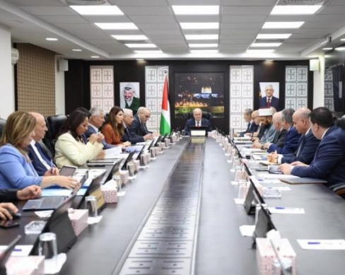 مجلس الوزراء يصادق على زيادة كميات الأدوية ويوجه لدراسة مطالب نقابة النقل ويبحث تطورات الأوضاع السياسية والإنسانية