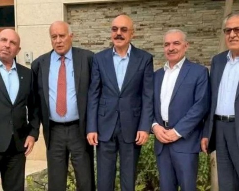 الرجوب واشتيه يلتقيان تيار دحلان في مصر لتوحيد "فتح"