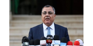ملحم ينفي أنباء إسرائيلية حول تهديد الاتحاد الأوروبي بوقف مساعداته للسلطة