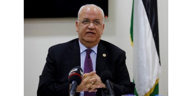 عائلة عريقات: الوضع الصحي للدكتور صائب مستقر وما زال في العناية المكثفة