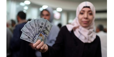 يديعوت: قطر مددت منحتها لغزة لعام آخر