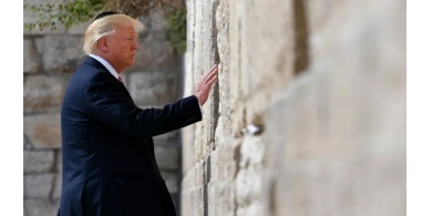 ترامب يسمح بتصنيف مواليد القدس كـ"إسرائيليين"