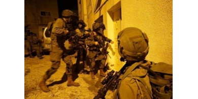 قوات الاحتلال تعتقل شقيقين في الخليل
