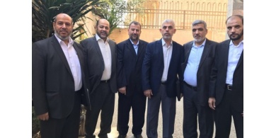 وفد من حركة حماس الى القاهرة لاستكمال الحوار مع حركة فتح