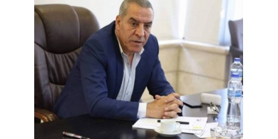 حسين الشيخ غاضب: البعض بلغتين ومواقفنا مشرفة