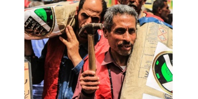 اتحاد نقابات عمال فلسطين: البطالة تتفشى بين العمال وتقفز بنسبة 82%