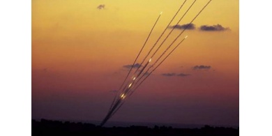 فصيل فلسطيني يُهدد بقصف إسرائيل بالصواريخ