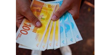 مصدر بوزارة المالية يُوضح حقيقة الأخبار المتعلقة برواتب ونسب الصرف لموظفي السلطة بغزة