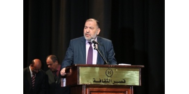 رئيس بلدية الخليل : من يريد الاغلاق عليه أن يوفر احتياجات المواطنين