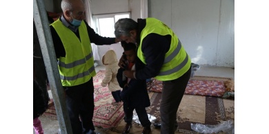 وزارة الأوقاف وزكاة أريحا تطلقان حملة "شتاء دافئ للجميع"
