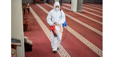 محافظ بيت لحم يغلق مسجدا بسبب كورونا