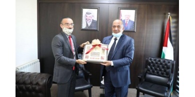 وزير العدل: نعمل لاقرار قانون حماية الاسرة من العنف وقانون منع التعذيب