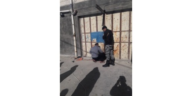 صور: إفشال أكبر عملية تزوير لمنتج الشامبو في الخليل