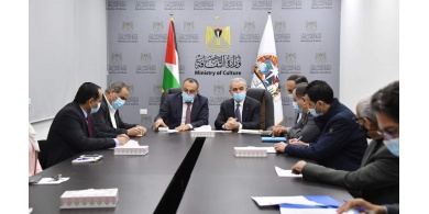 اشتية: نريد أن يكون العام القادم عاما لتعزيز الرواية الفلسطينية والدفاع عنها