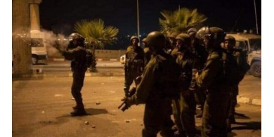الاحتلال يستهدف المواطنين في قرية زبوبا بوابل من قنابل الغاز المدمع