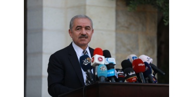 رئيس الوزراء يترأس اجتماع لجنة الطوارئ غداً لبحث الاجراءات الجديدة