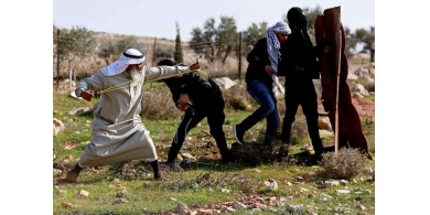 بالصور: إصابات بالرصاص المغلف والاختناق إثر قمع الاحتلال مسيرة في دير جرير شرق رام الله