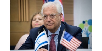 السلطة الفلسطينية تهدد بمقاضاة السفير الأمريكي فريدمان