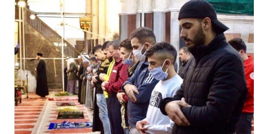 الأوقاف تقرر تعليق خطبة وصلاة الجمعة في الساحات والمساجد