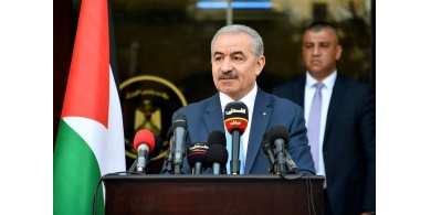 اشتية يرحب بقرار الجنائية الدولية ويعتبره انتصارا للعدالة ورسالة بعدم إفلات المجرمين من العقاب