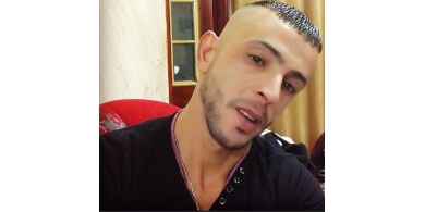 فاجعة في بيت أمر.. أم تعثر على ابنها معلقا في شجرة