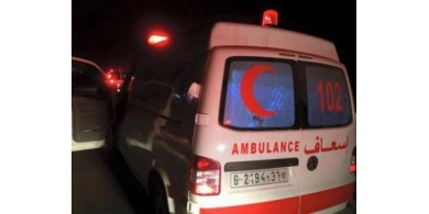 إصابة مسن باصطدام مركبته بجدار جنوب الخليل خلال اعتداء للمستوطنين