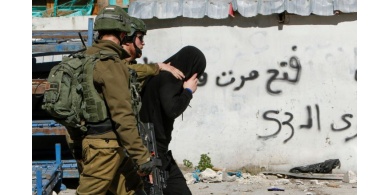 الاحتلال يعتقل 16 مواطنا من الضفة الغربية