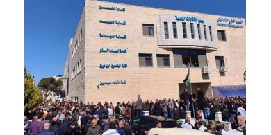 وزارة الصحة تدعو الأطباء للعودة إلى أماكن عملهم التزاماً بالواجب الوطني