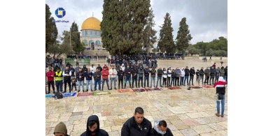 35 ألفا يؤدون صلاة الجمعة في رحاب المسجد الأقصى