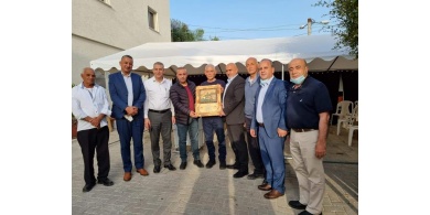 خلال زيارة لمدينة باقة الغربية بالداخل المحتل...محافظ جنين ينهئ الأسير المحرر أبو مخ