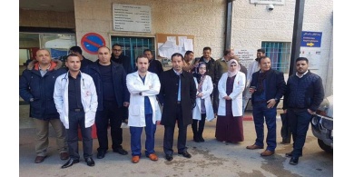 اتهمت الحكومة بالمماطلة... نقابة الأطباء تصعَّد من خطواتها