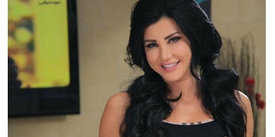 فنانة سورية شهيرة تخرج عن صمتها بعد أنباء طردها من الإمارات بسبب فلسطين