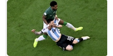 النجم السعودي البليهي يكشف عما قاله لميسي خلال مشادته معه