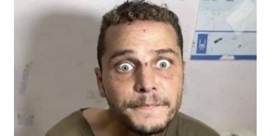 من هو الأسير بدر دحلان الذي أشعلت صورته مواقع التواصل