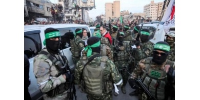 بينهم زكريا الزبيدي.. ترقب لإنجاز الدفعة الثانية من تبادل الأسرى في غزة اليوم