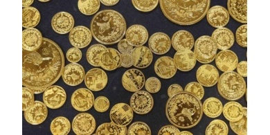 الذهب يلامس قمة غير مسبوقة بدعم إقبال على أصول الملاذ الآمن هربا من أثر الرسوم الجمركية