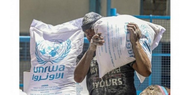"الأونروا" تعلن نفاد إمداداتها من الطحين في غزة