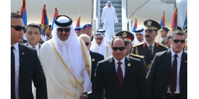 تقرير عبري: "تحالف مصري قطري" يعيد تشكيل غزة ويثير مخاوف إسرائيل