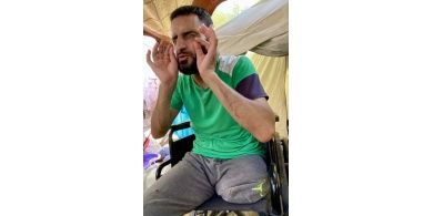 أسير فلسطيني يروي تفاصيل فقدان بصره بسبب التعذيب الإسرائيلي في سجن "سديه تيمان"