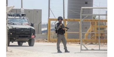 لتخفيف أزمات السير للمستوطنين.. الجيش الإسرائيلي يدرس إلغاء حاجز "443" غرب القدس