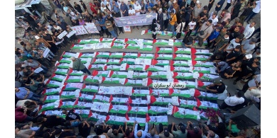 تشييع جثامين 100 شهيد في غزة بينهم 70 طفلاً بعد انتشالهم من تحت الأنقاض