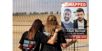 مسؤول أمني إسرائيلي سابق: كان يمكن إعادة عشرات الأسرى أحياء ونتنياهو فشل في إدارة الحرب
