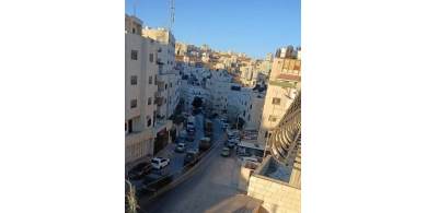الاحتلال يعتقل مواطنين ويهدم نصب تذكارية لشهداء في نابلس ويفرض حظرا للتجول