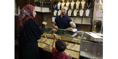 المطلي بالذهب ممنوع.. تعليمات جديدة تضبط بيع المجوهرات في فلسطين