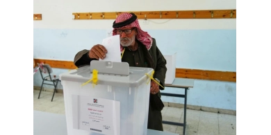 تأجيل الانتخابات الفلسطينية يشعل غضب المانحين.. ماذا ستفعل الدول الداعمة للسلطة؟"