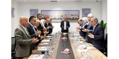 مركزية فتح تؤكد مواصلة الحوار الوطني برعاية مصرية وتشكّل لجنة لإنهاء الوضع الاستثنائي داخل الحركة