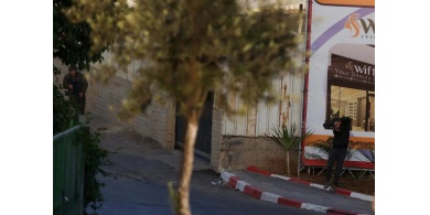 الجيش الإسرائيلي يفحص ما إذا كان مصور أجنبي على علم مسبق بعملية الخليل